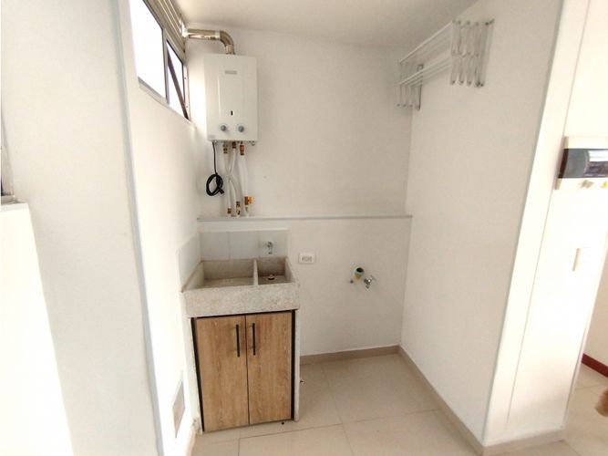 Apartaestudio en venta en Engativá, Bogotá, 39 m² · foto 11 de 24