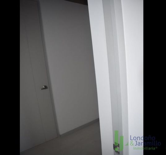 Oficina en venta en Primavera, Envigado, 74 m² · foto 5 de 9