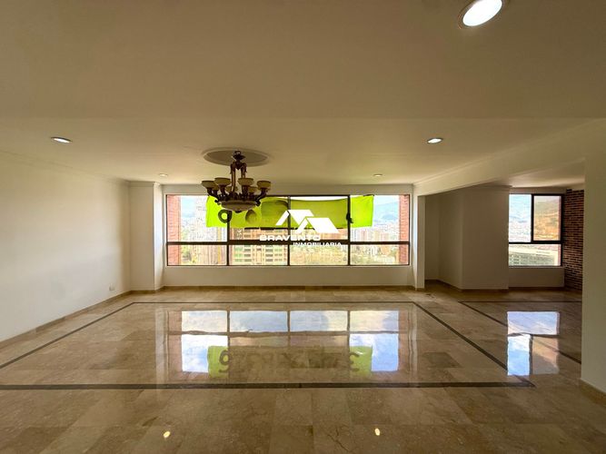 Apartamento de 3 alcobas en arriendo en Los Balsos, Medellín, 230 m² · foto 2 de 23