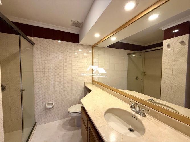 Apartamento de 3 alcobas en arriendo en Los Balsos, Medellín, 230 m² · foto 11 de 23