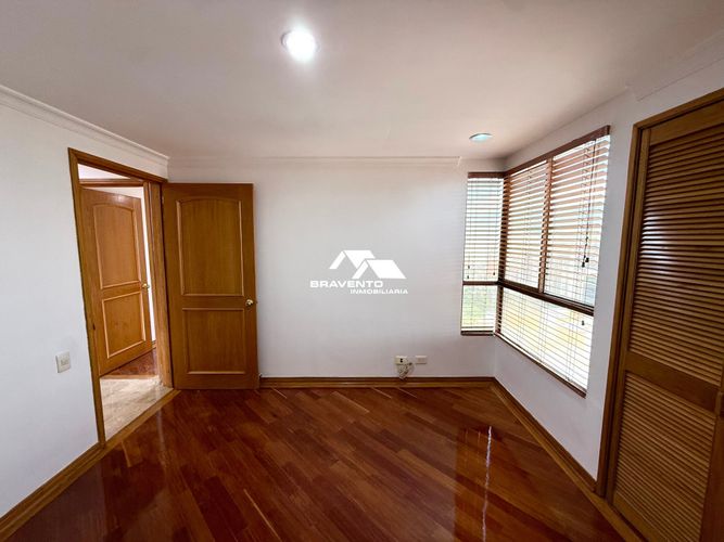 Apartamento de 3 alcobas en arriendo en Los Balsos, Medellín, 230 m² · foto 12 de 23