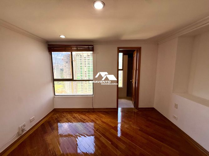 Apartamento de 3 alcobas en arriendo en Los Balsos, Medellín, 230 m² · foto 13 de 23