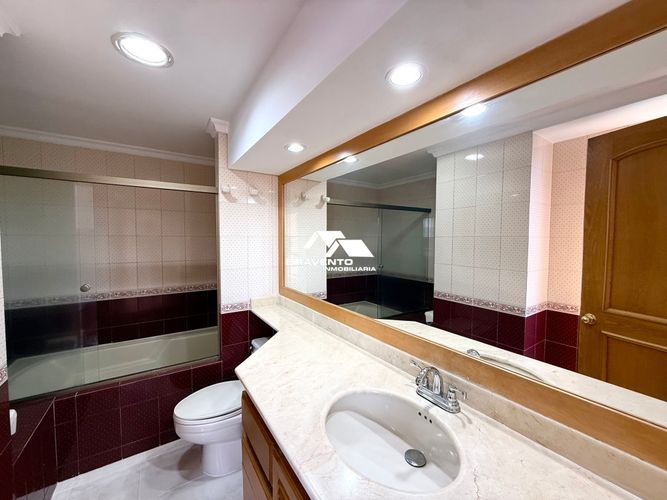Apartamento de 3 alcobas en arriendo en Los Balsos, Medellín, 230 m² · foto 14 de 23