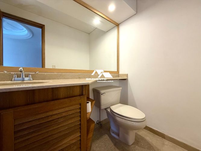 Apartamento de 3 alcobas en arriendo en Los Balsos, Medellín, 230 m² · foto 19 de 23