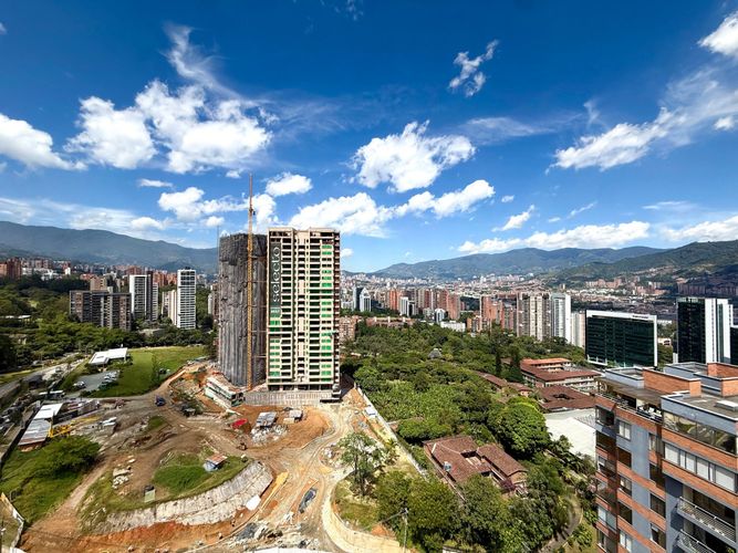 Apartamento de 3 alcobas en arriendo en Los Balsos, Medellín, 230 m² · foto 22 de 23