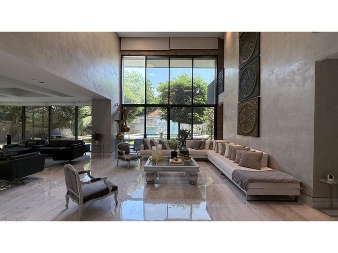 Casa de 4 alcobas en venta en Lagos Del Caujaral, Atlántico, 900 m² · foto 2 de 14