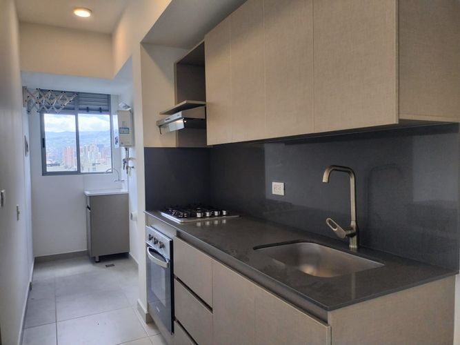 Apartamento de 3 alcobas en arriendo en Otraparte, Envigado, 80 m² · foto 3 de 16