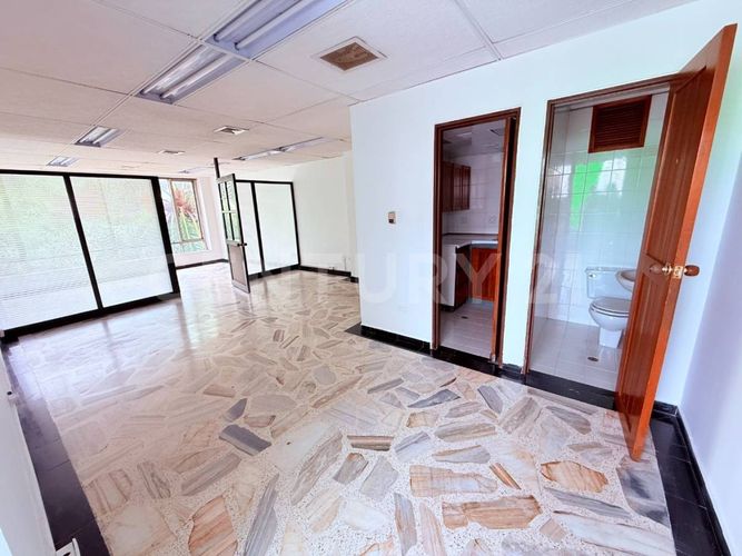Oficina en arriendo en Versalles, Cali, 47 m² · foto 2 de 7