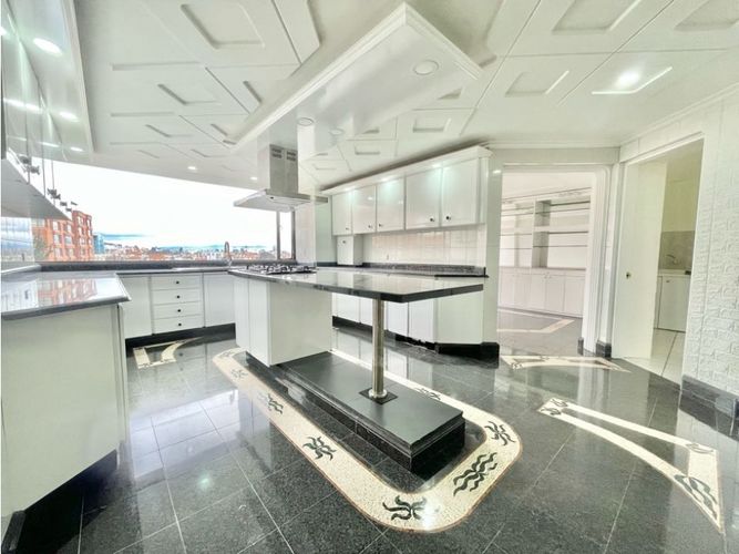 Apartamento en venta en Santa Barbara, Bogotá · foto 4 de 23