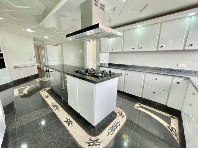 Apartamento en venta en Santa Barbara, Bogotá · foto 5 de 23