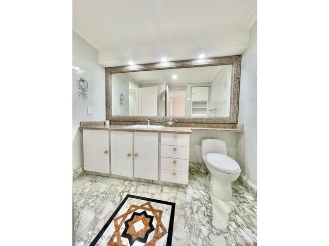 Apartamento en venta en Santa Barbara, Bogotá · foto 10 de 23