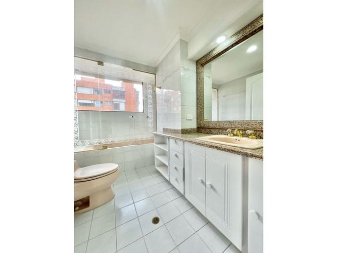 Apartamento en venta en Santa Barbara, Bogotá · foto 21 de 23