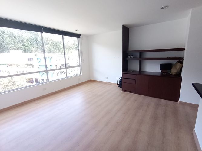 Apartaestudio en venta en Los Rosales, Bogotá, 60 m² · foto 2 de 24