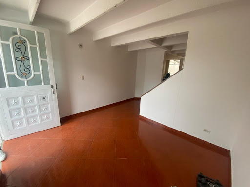 Casa en venta en Villas De Granada, Bogotá · foto 2 de 24