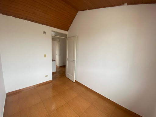 Casa en venta en Villas De Granada, Bogotá · foto 17 de 24
