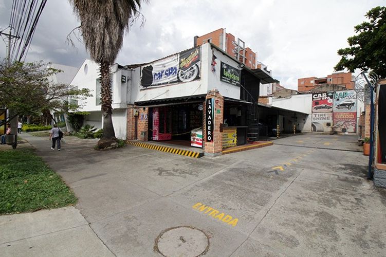 Edificio en venta en Conquistadores, Medellín, 696 m² · foto 2 de 11