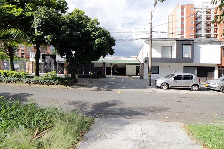 Edificio en venta en Conquistadores, Medellín, 696 m² · foto 4 de 11