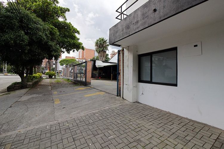 Edificio en venta en Conquistadores, Medellín, 696 m² · foto 11 de 11