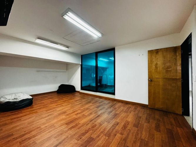 Local en venta en Conquistadores, Medellín, 911 m² · foto 20 de 24