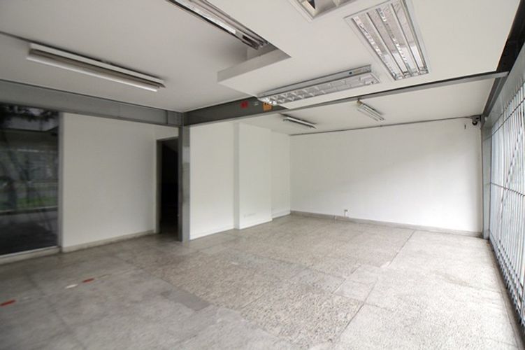 Local en venta en Conquistadores, Medellín, 1827 m² · foto 14 de 18