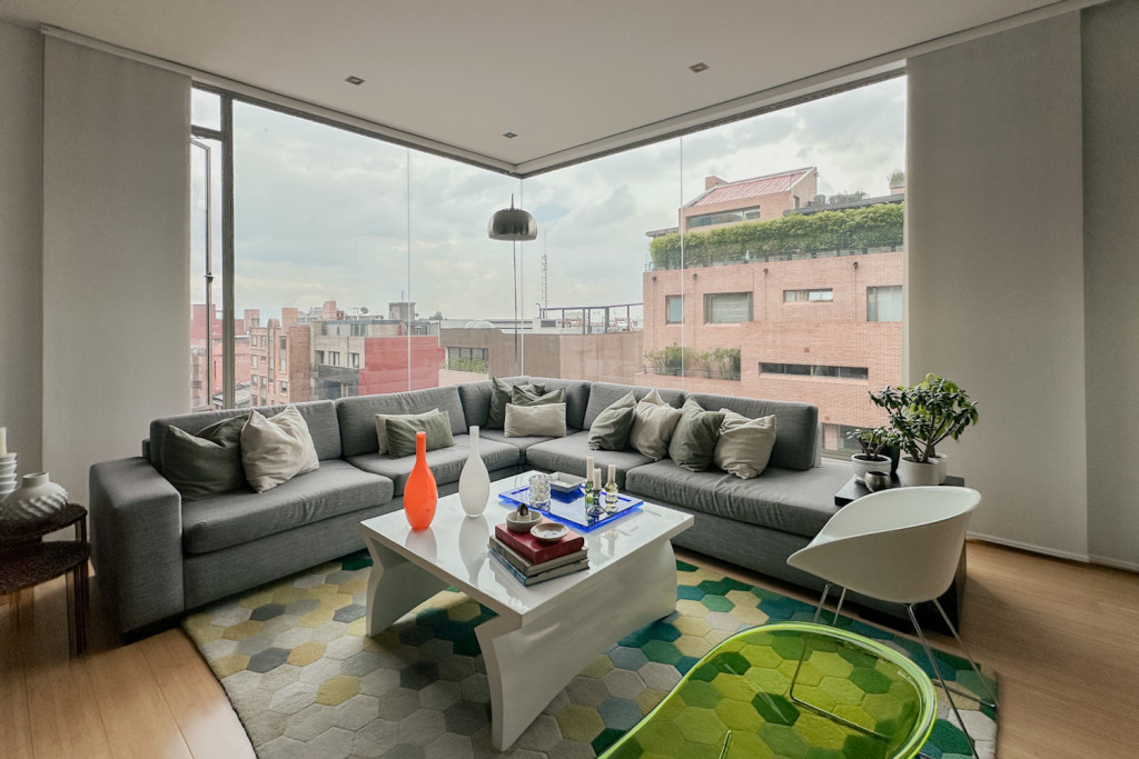 Apartamento en venta en Los Rosales, Bogotá · foto 2 de 24