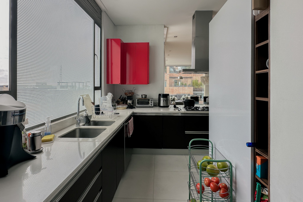 Apartamento en venta en Los Rosales, Bogotá · foto 8 de 24