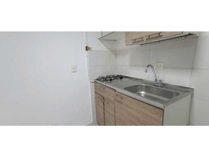 Apartaestudio en venta en Campo Valdes No.1, Medellín, 30 m² · foto 2 de 8
