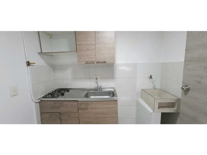 Apartaestudio en venta en Campo Valdes No.1, Medellín, 30 m² · foto 3 de 8