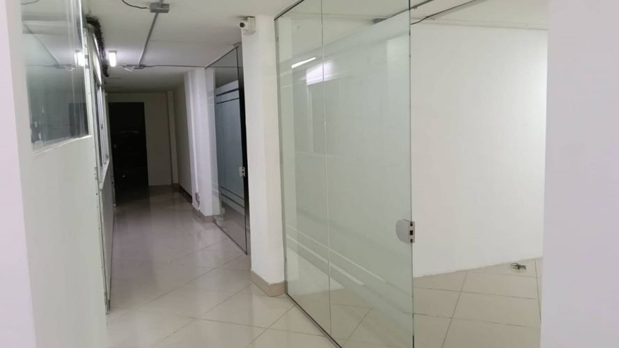 Oficina en arriendo en Suramericana, Medellín, 250 m² · foto 3 de 24