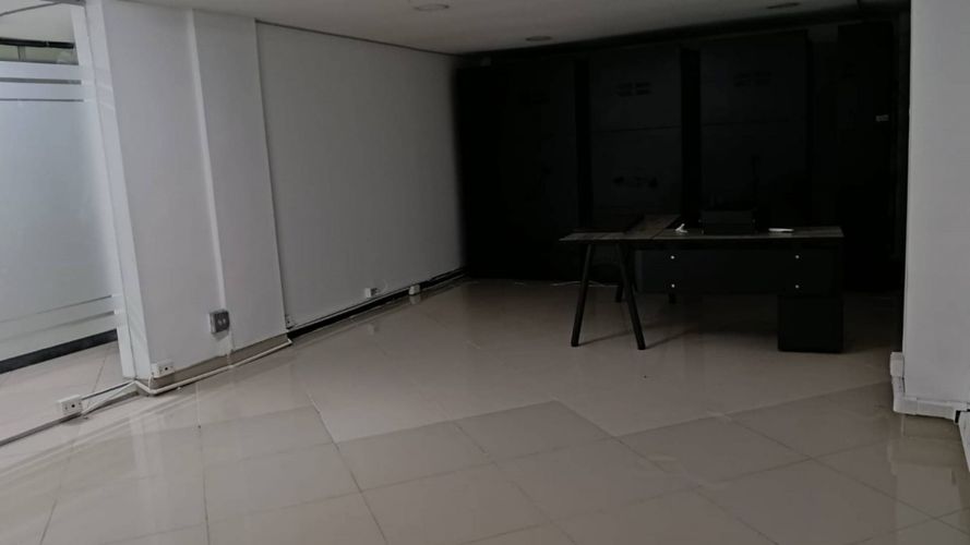 Oficina en arriendo en Suramericana, Medellín, 250 m² · foto 14 de 24