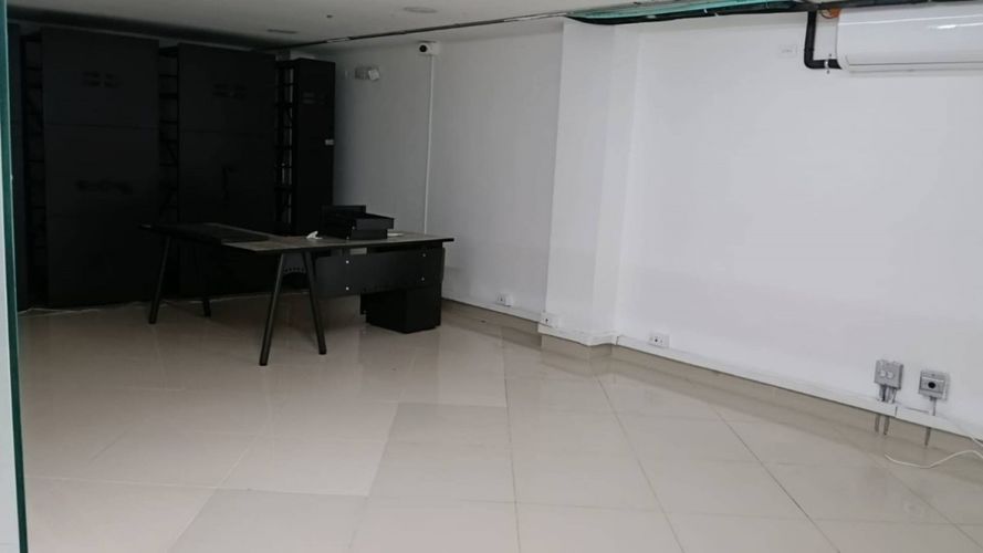 Oficina en arriendo en Suramericana, Medellín, 250 m² · foto 20 de 24