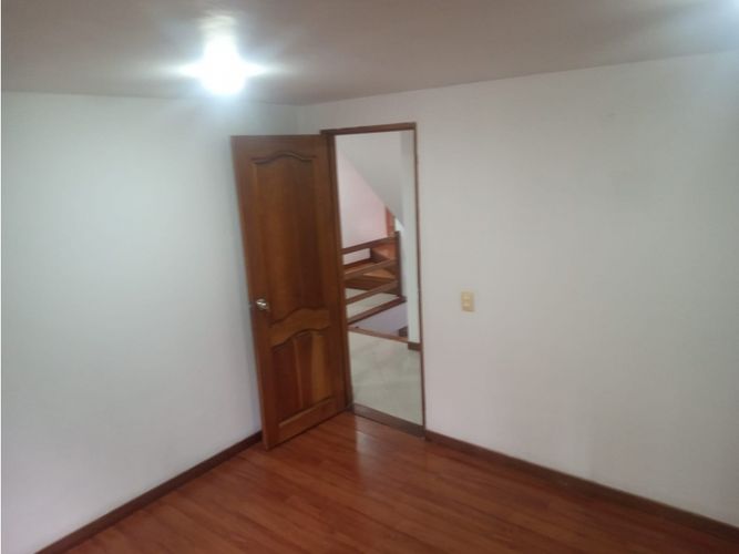 Casa de 3 alcobas en venta en Aves Maria, Sabaneta, 217 m² · foto 7 de 14