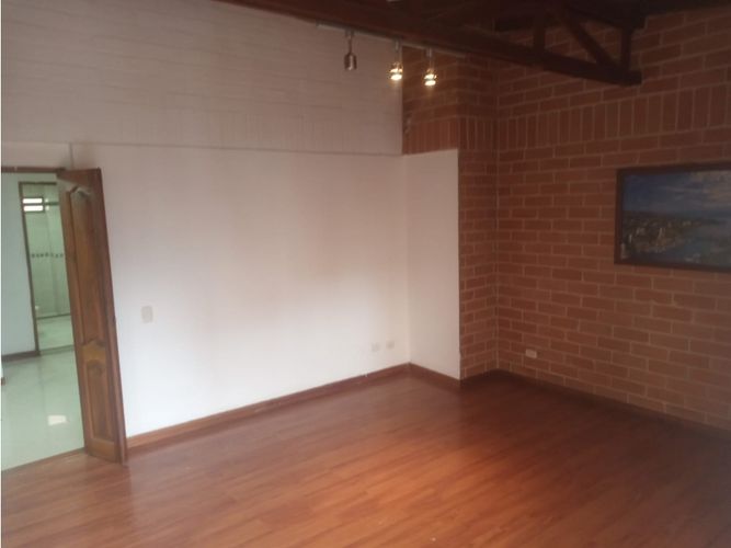 Casa de 3 alcobas en venta en Aves Maria, Sabaneta, 217 m² · foto 11 de 14