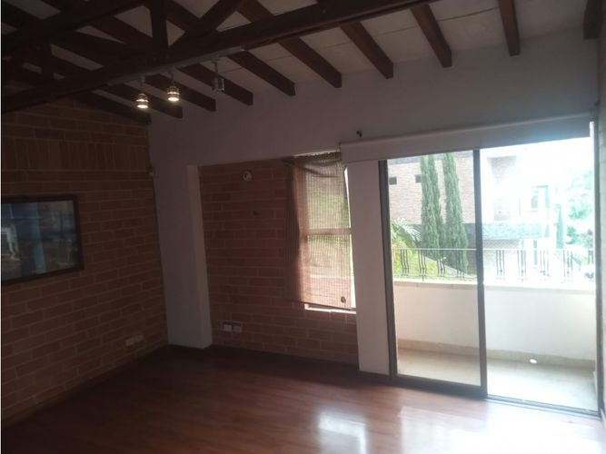 Casa de 3 alcobas en venta en Aves Maria, Sabaneta, 217 m² · foto 13 de 14