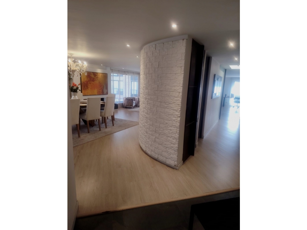 Apartamento en venta en El Chico, Bogotá · foto 3 de 24