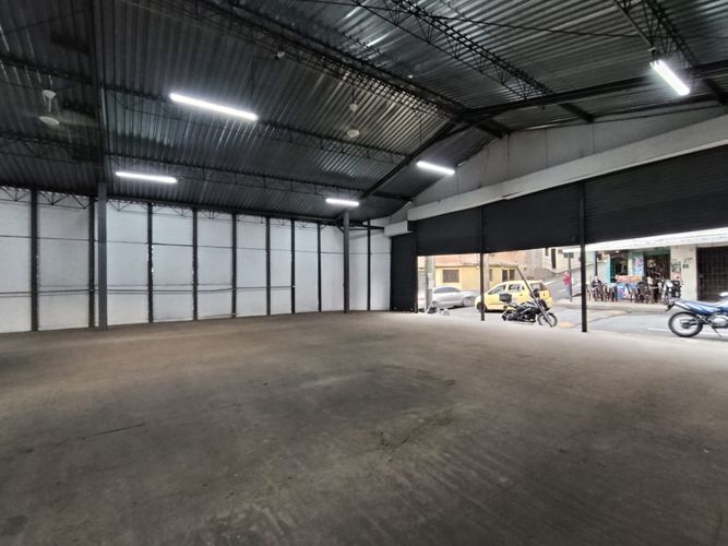 Bodega en arriendo en San Diego, Medellín, 200 m² · foto 4 de 8