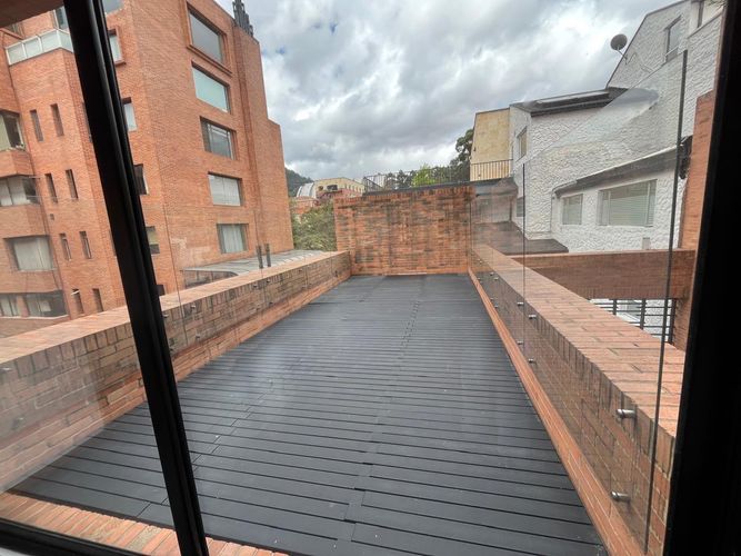 Apartamento de 1 alcoba en arriendo en Los Rosales, Bogotá, 110 m² · foto 2 de 15