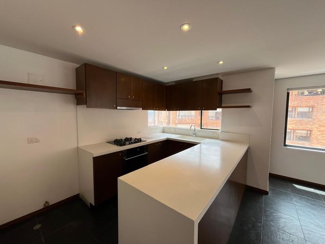 Apartamento de 1 alcoba en arriendo en Los Rosales, Bogotá, 110 m² · foto 9 de 15