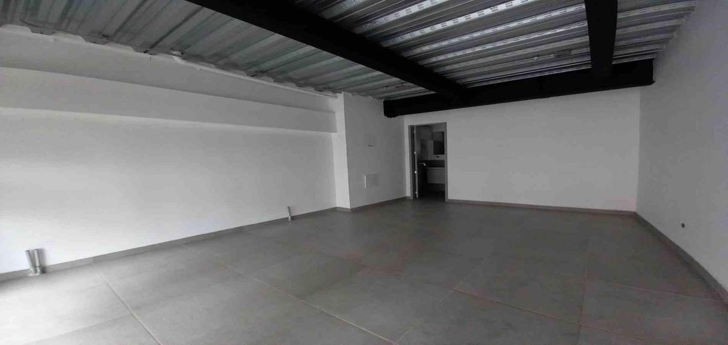 Local en arriendo en El Campin, Manizales, 24 m² · foto 2 de 17