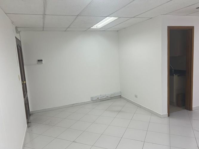 Oficina en arriendo en El Poblado, Medellín, 65 m² · foto 8 de 18