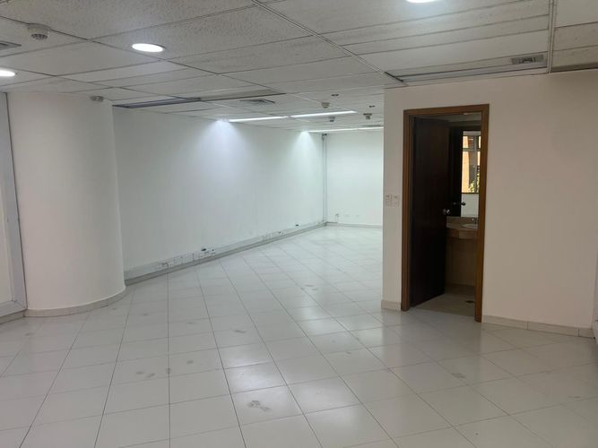 Oficina en arriendo en El Poblado, Medellín, 65 m² · foto 9 de 18