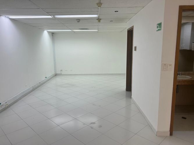 Oficina en arriendo en El Poblado, Medellín, 65 m² · foto 13 de 18