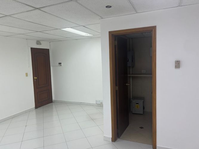 Oficina en arriendo en El Poblado, Medellín, 65 m² · foto 15 de 18
