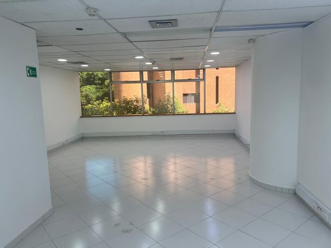 Oficina en arriendo en El Poblado, Medellín, 65 m² · foto 6 de 18