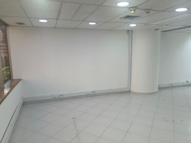 Oficina en arriendo en El Poblado, Medellín, 65 m² · foto 17 de 18