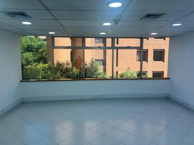 Oficina en arriendo en El Poblado, Medellín, 65 m² · foto 4 de 18