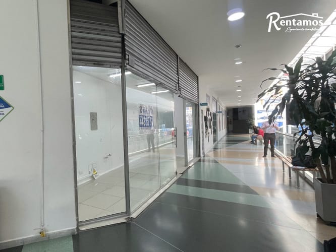Local en venta en La Candelaria, Medellín, 16 m² · foto 3 de 16