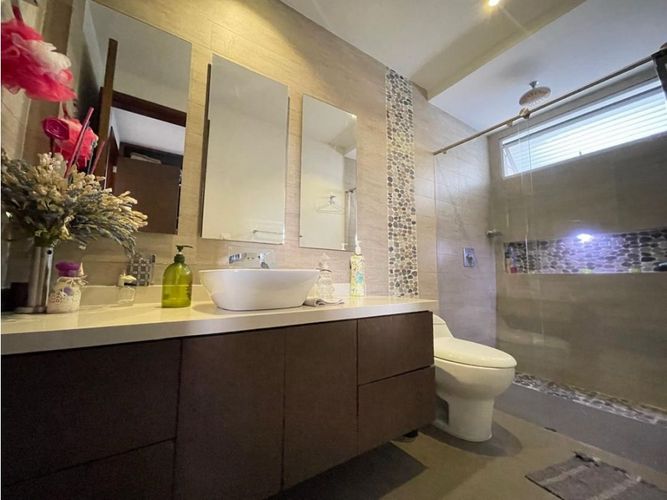 Casa de 3 alcobas en venta en La Yé, Armenia, 195 m² · foto 23 de 24