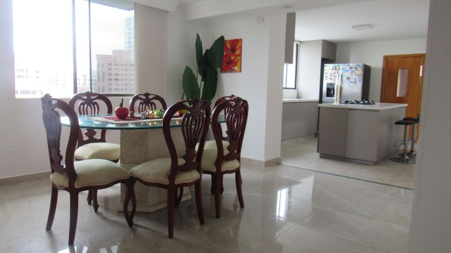 Apartamento de 3 alcobas en venta en Altos Del Prado, Barranquilla, 182 m² · foto 3 de 11