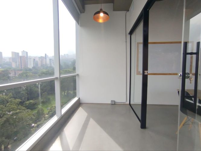 Oficina en arriendo en El Poblado, Medellín, 60 m² · foto 4 de 14